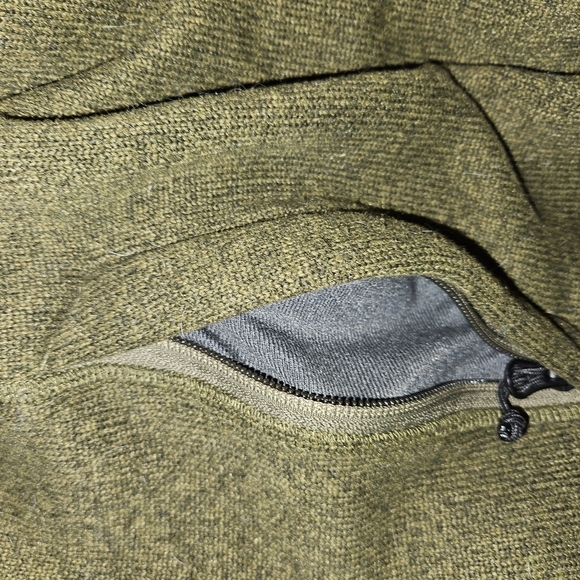 Cabela's‎ Green Sweater - Picture 2 of 4